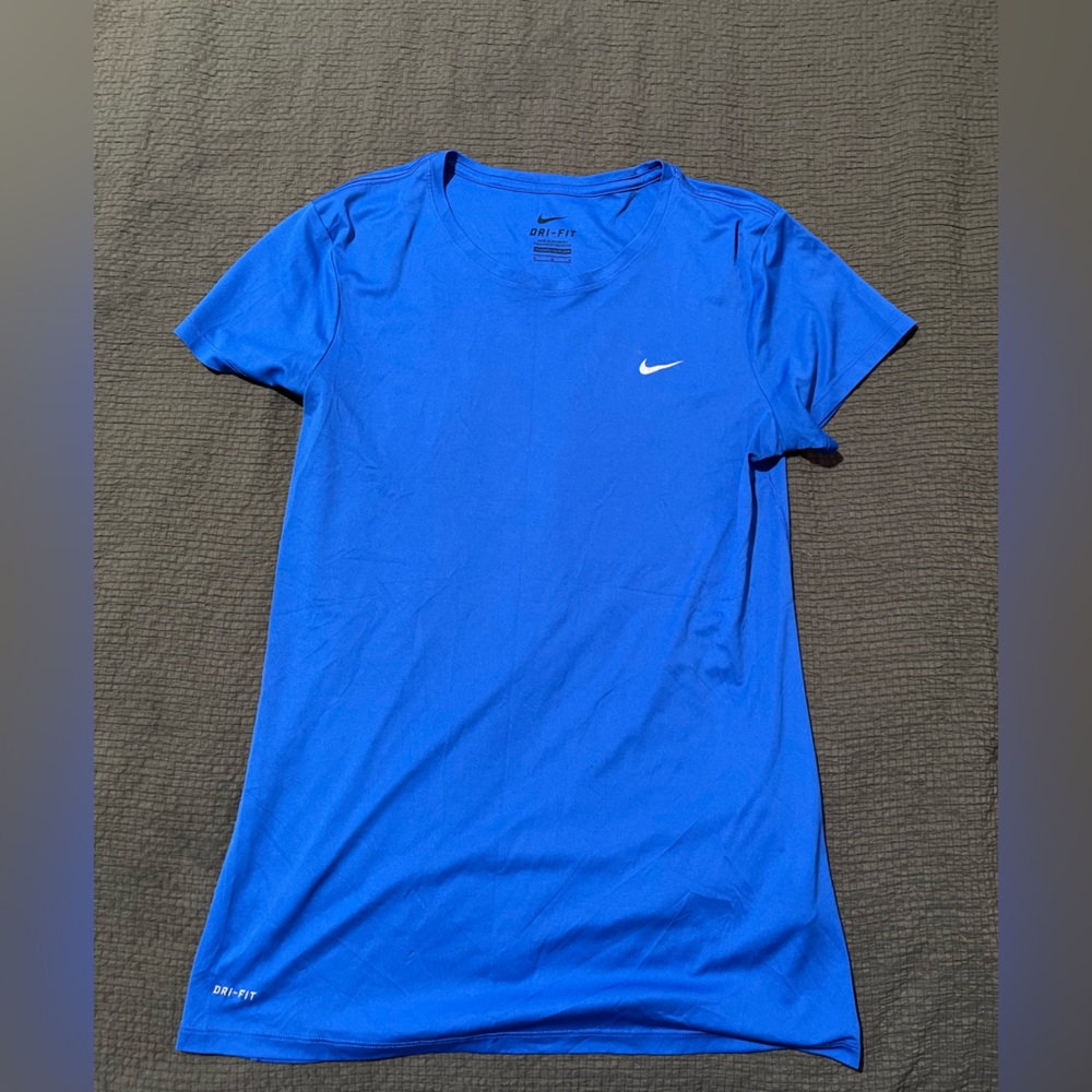Women’s Nike Dri-Fit Shirt - Medium
